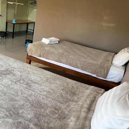 V Tharm Hotel 우돈타니 외부 사진