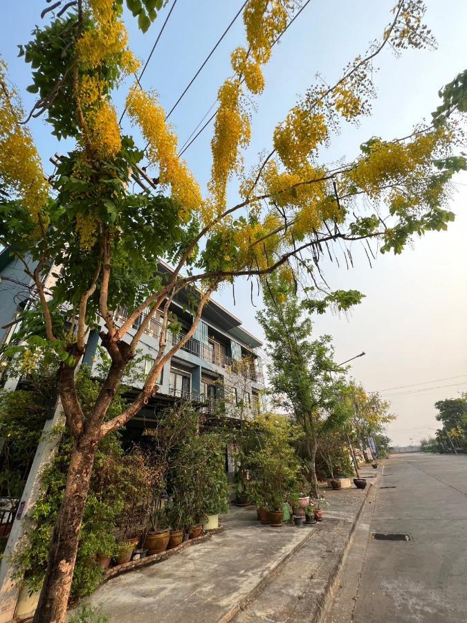 V Tharm Hotel 우돈타니 외부 사진