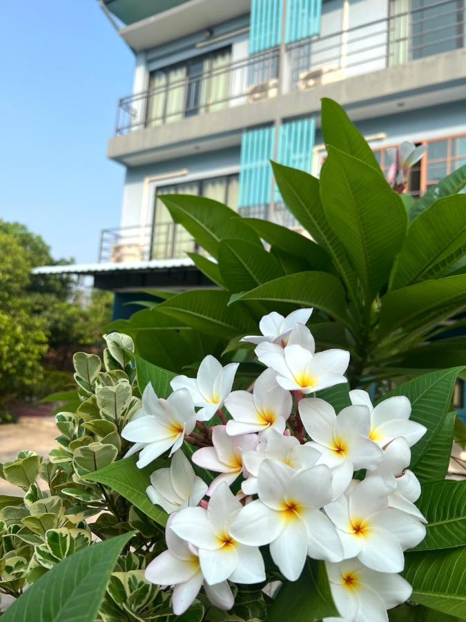 V Tharm Hotel 우돈타니 외부 사진