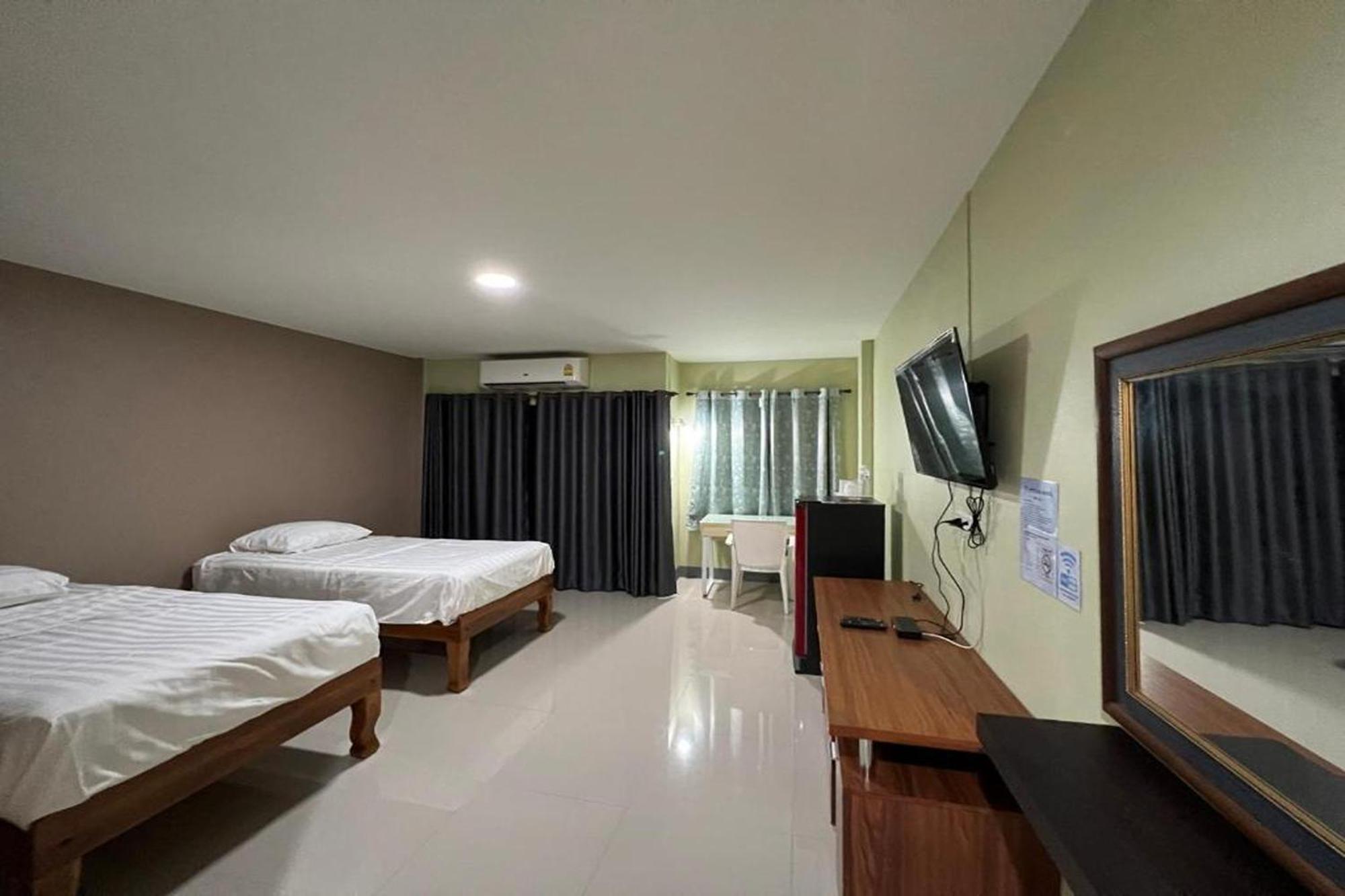 V Tharm Hotel 우돈타니 외부 사진