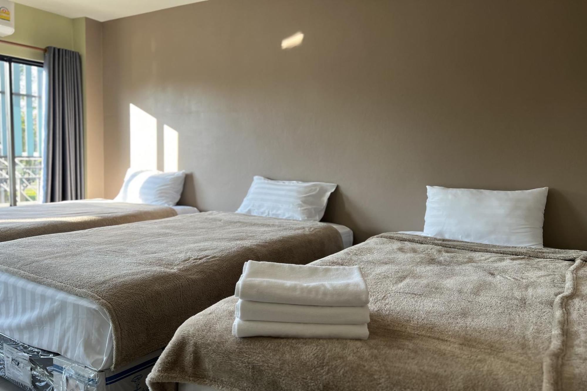 V Tharm Hotel 우돈타니 외부 사진