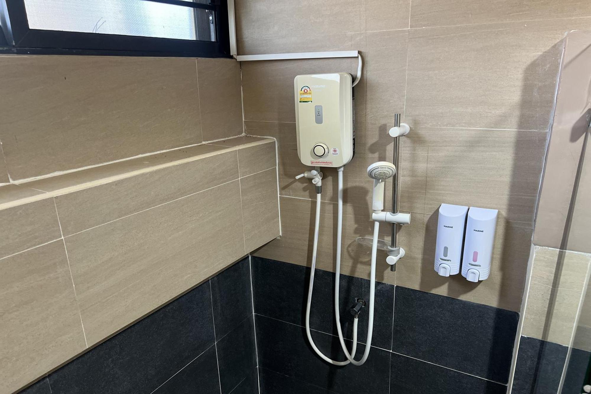 V Tharm Hotel 우돈타니 외부 사진