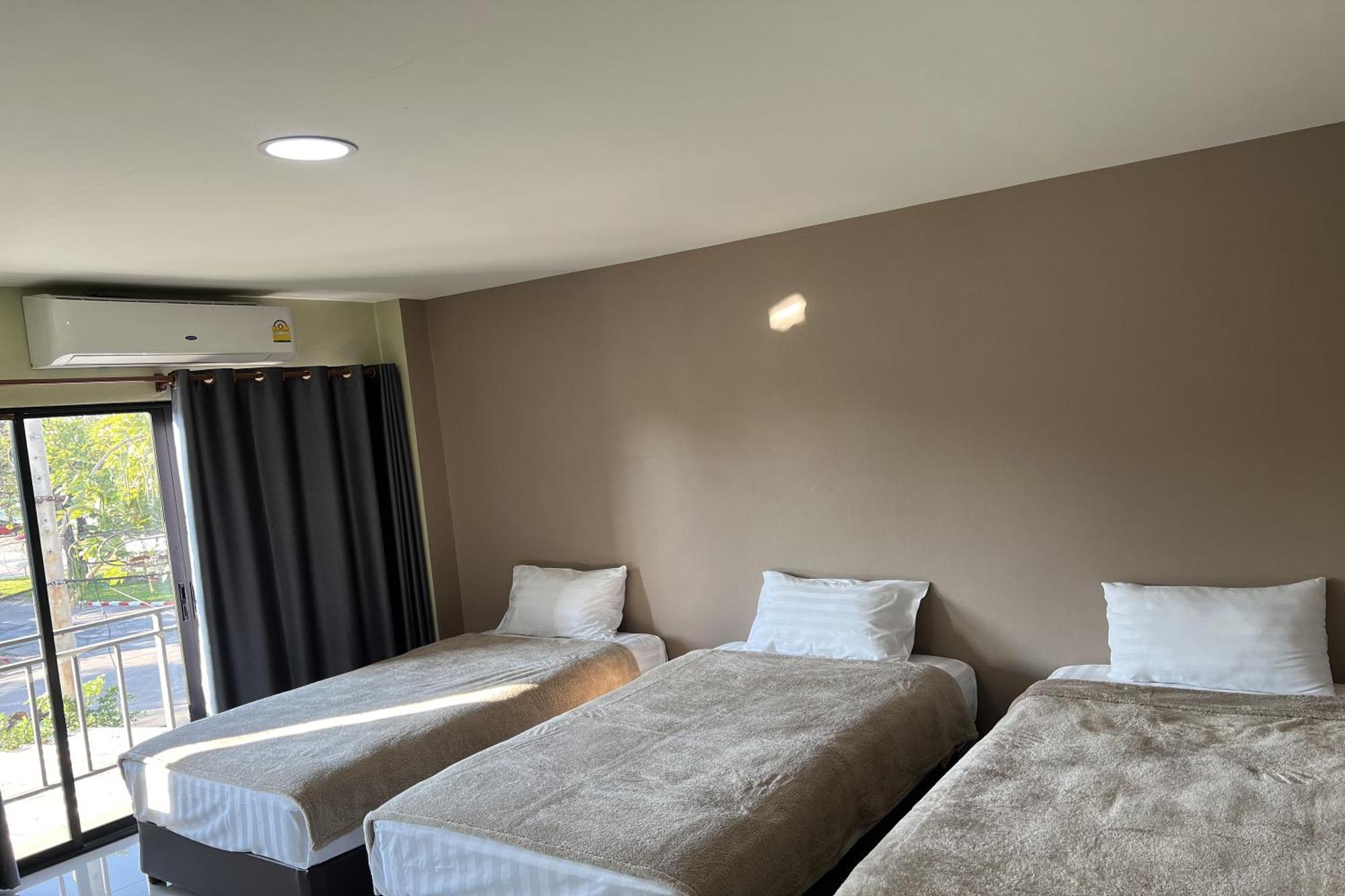 V Tharm Hotel 우돈타니 외부 사진
