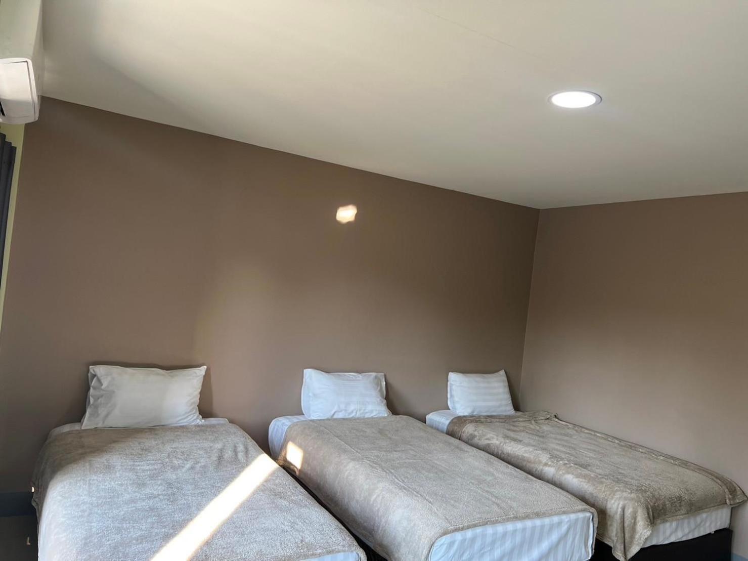 V Tharm Hotel 우돈타니 외부 사진