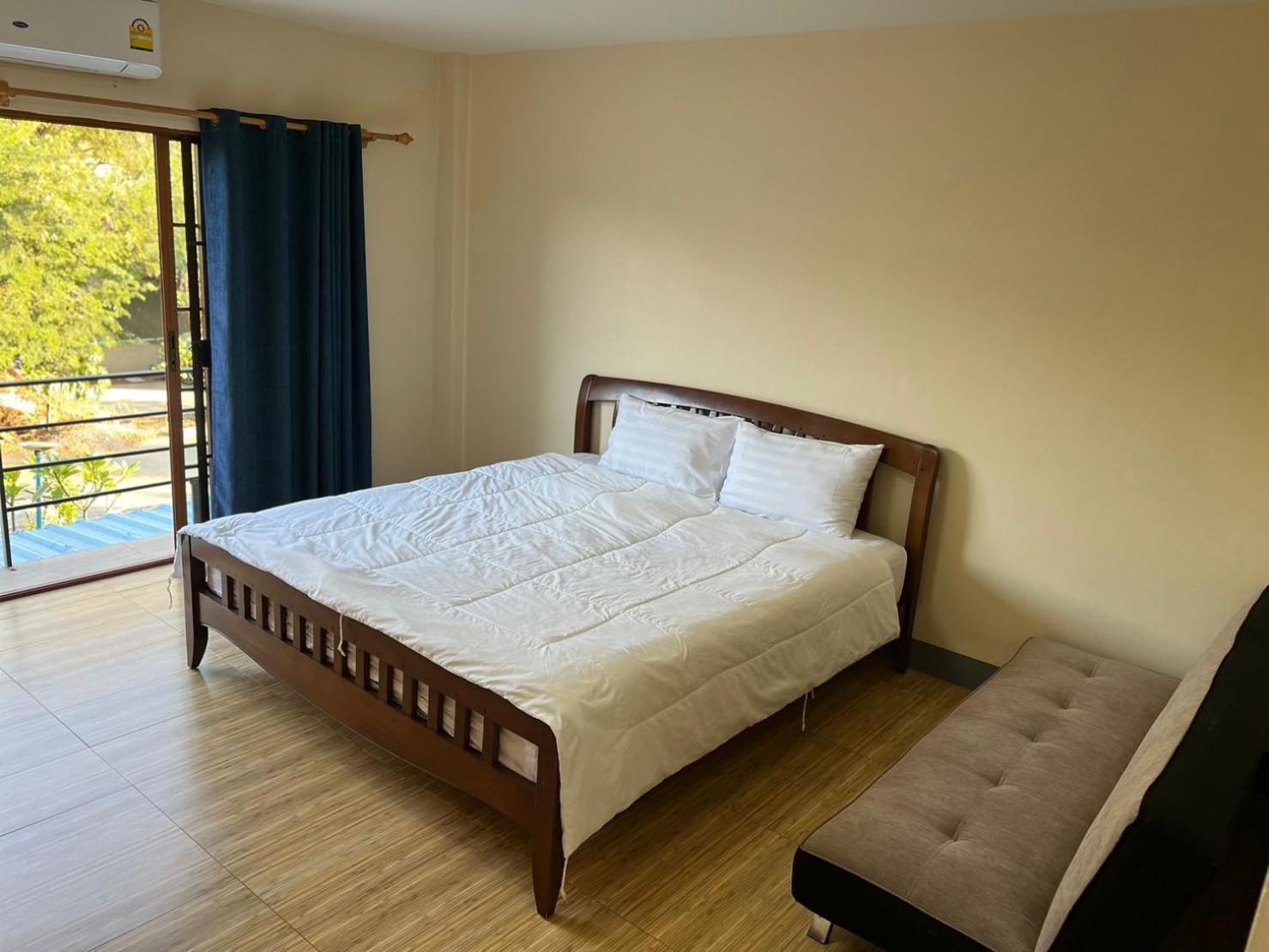 V Tharm Hotel 우돈타니 외부 사진
