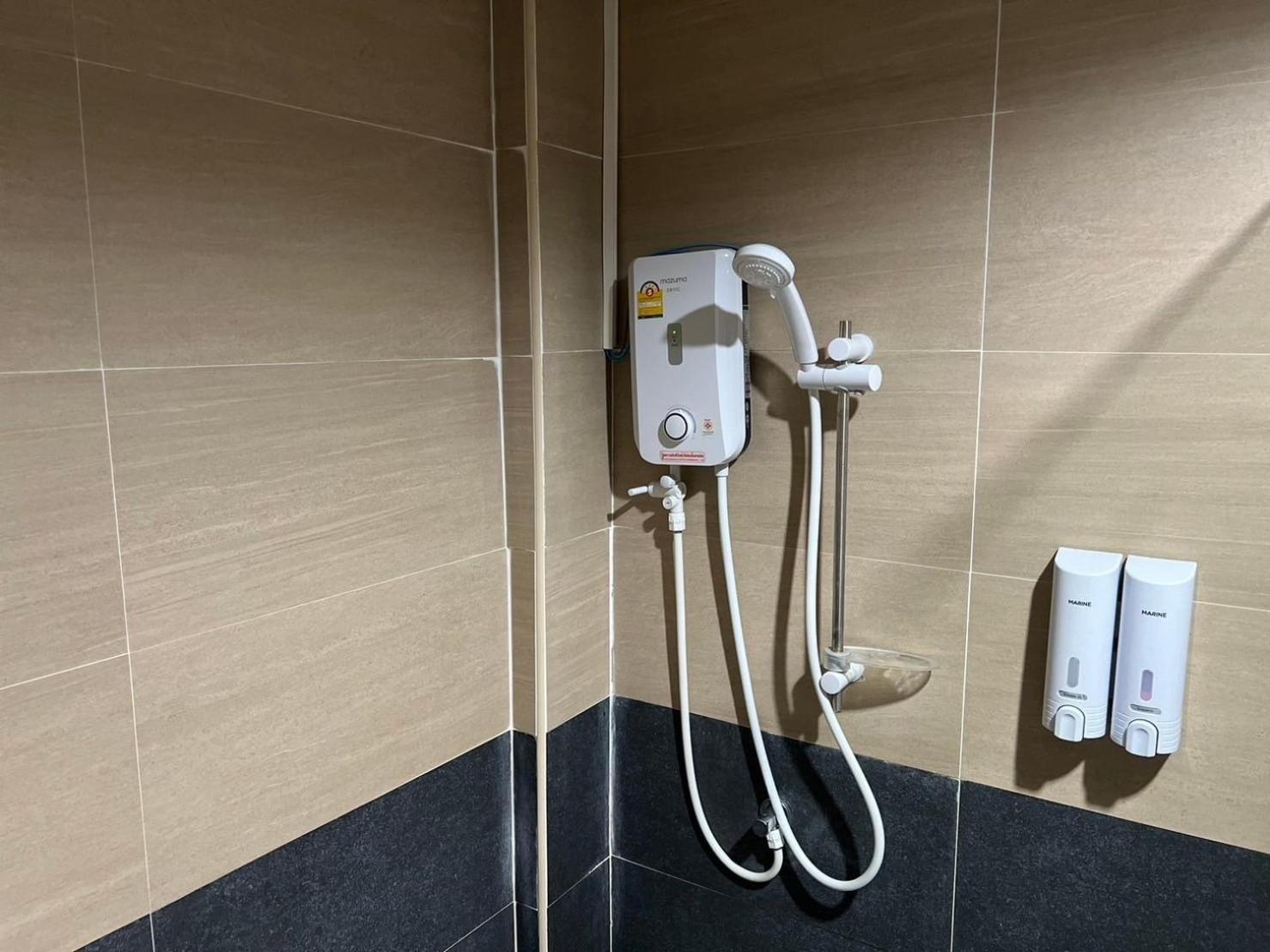V Tharm Hotel 우돈타니 외부 사진